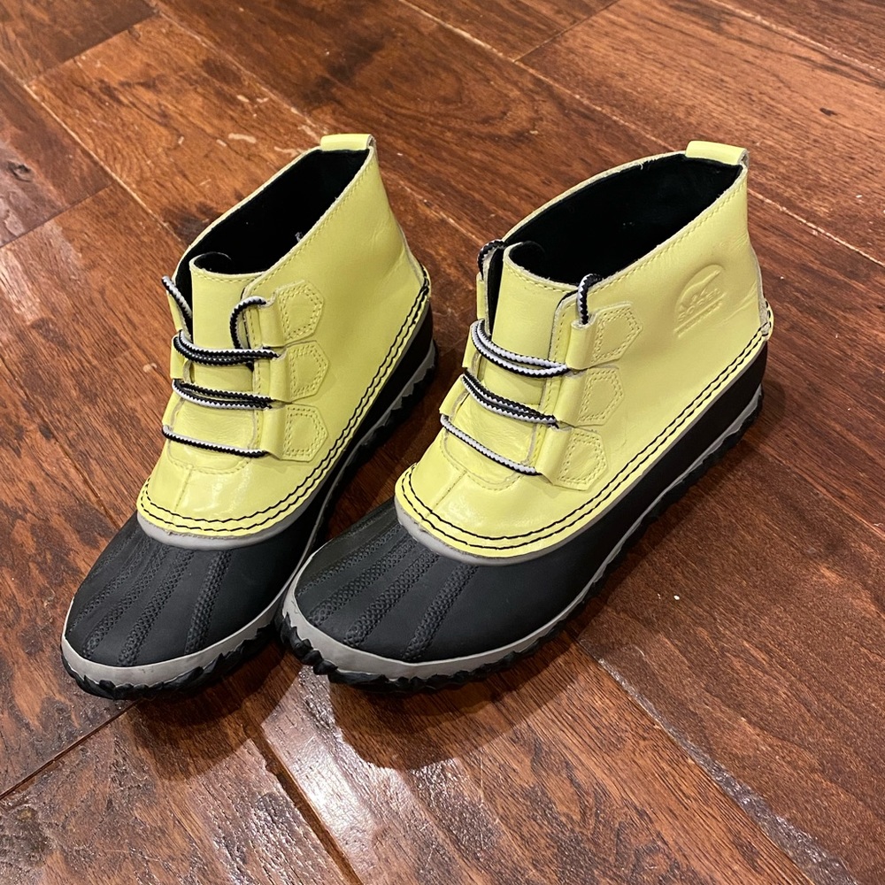 SOREL out and about rain boots